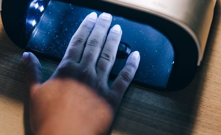 UV vs LED Nail Lamps: Which Should You Buy?