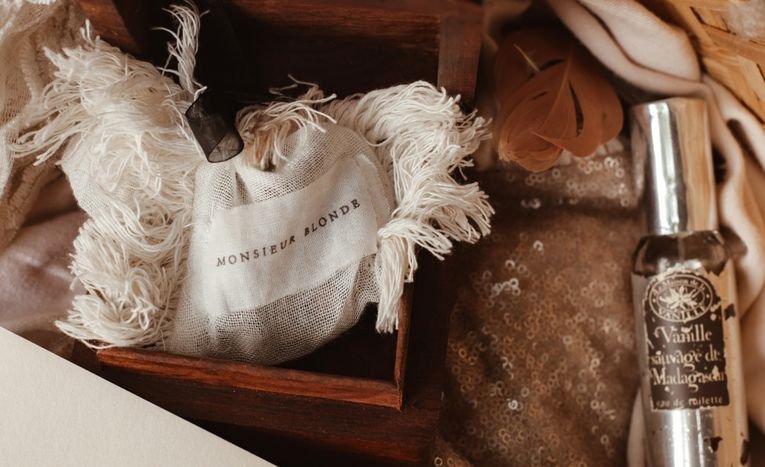 How to Choose the Right Jewellery Box: Wood, Glass and Personalised Options